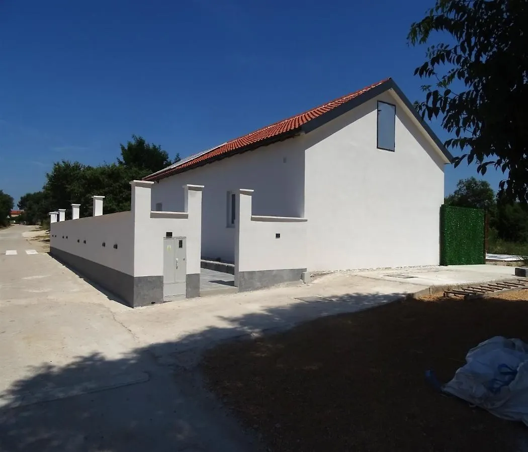Holiday House Parancin contacts